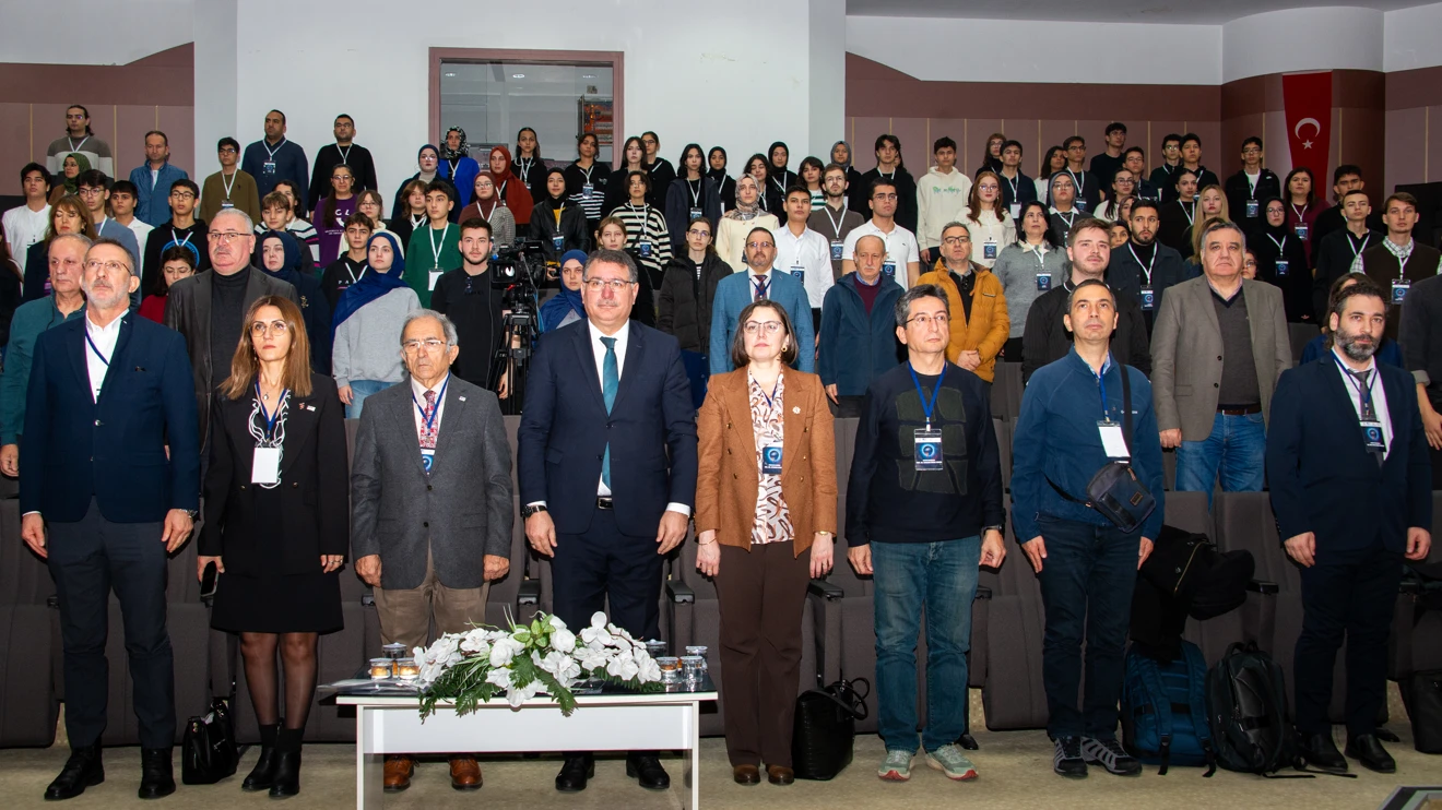 Selçuk Üniversitesinde Kuantum Evreni Kongresi düzenlendi